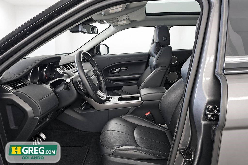 Used 2019 Land Rover Range Rover Evoque SE AWD/4WD image 10