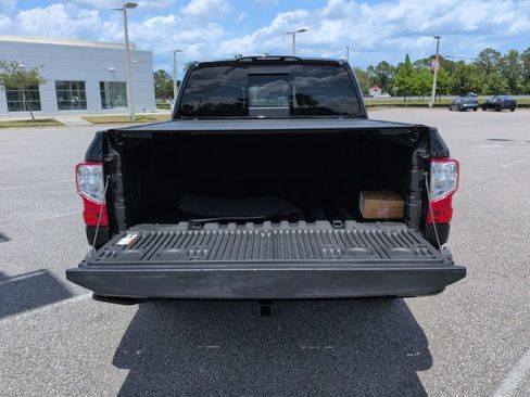 Used 2021 Nissan Titan SV w/ SV Convenience Package RWD image 14