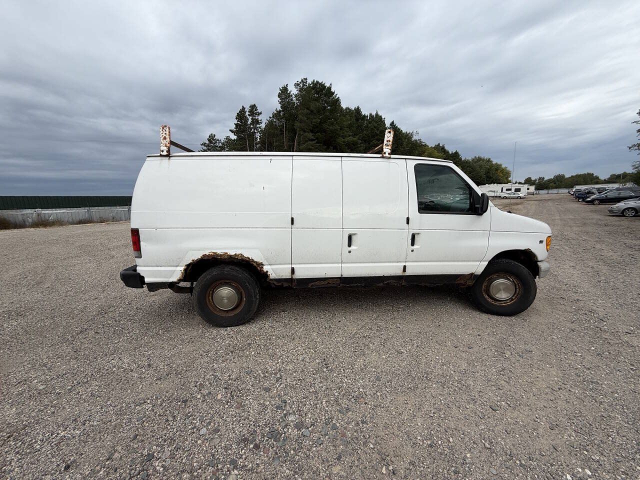 Used 1999 Ford E-350 and Econoline 350 Super Duty RWD image 6