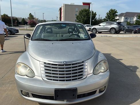 Used 2006 Chrysler PT Cruiser Touring FWD image 3