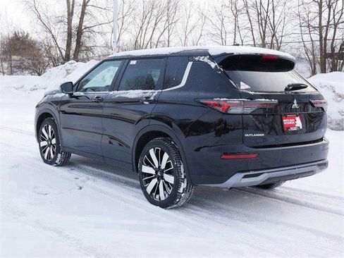 New 2026 Mitsubishi Outlander SE AWD/4WD image 2