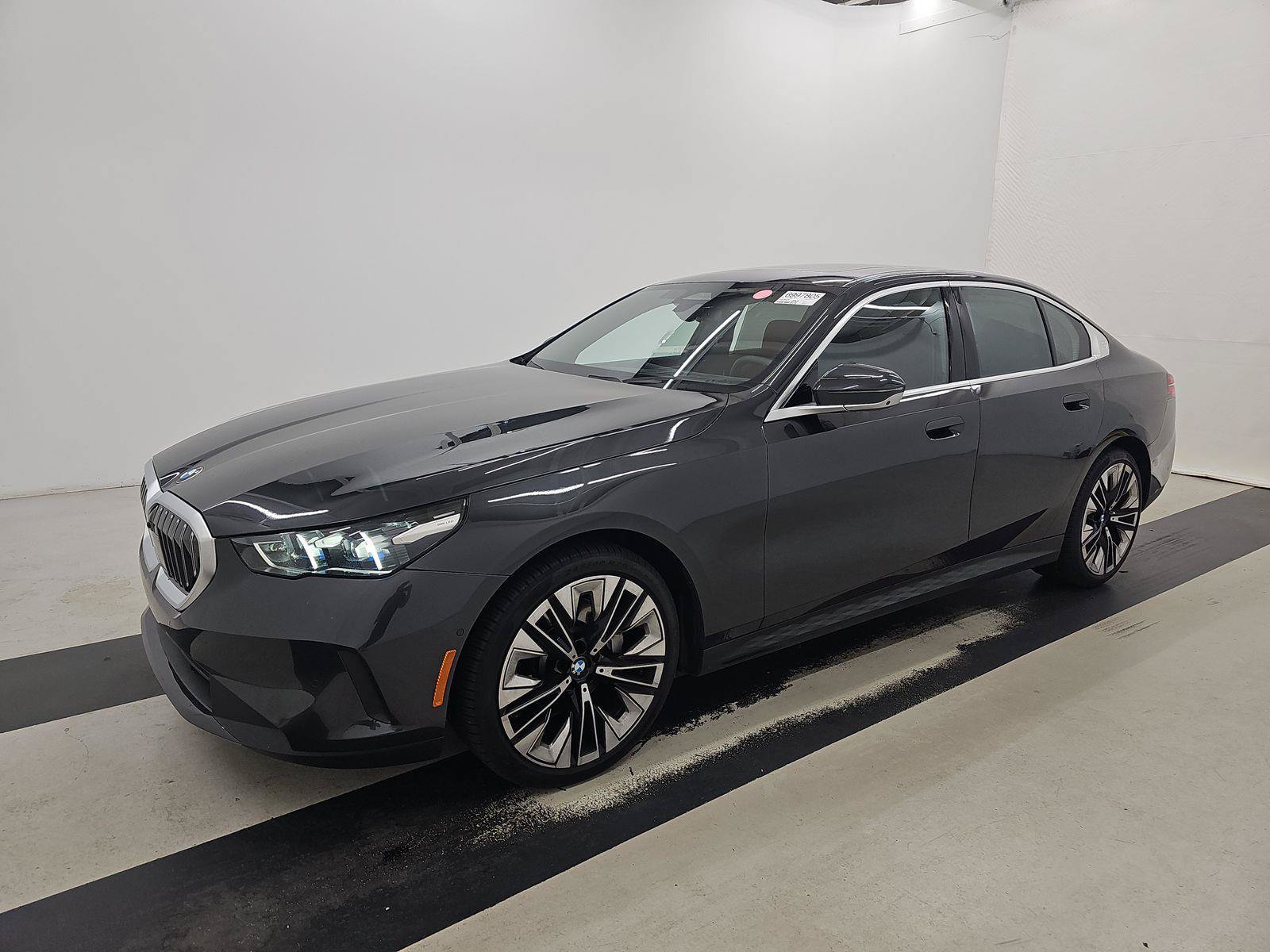 Certified 2026 BMW 530i RWD image 1