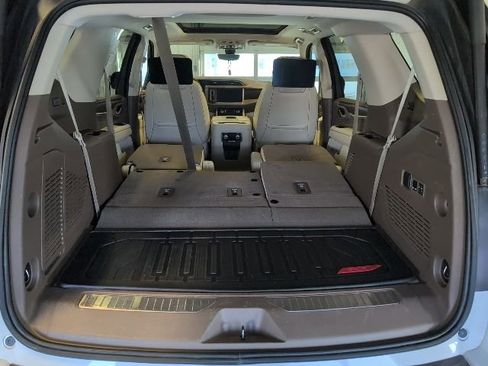 Used 2021 GMC Yukon Denali w/ Denali Premium Package AWD/4WD image 37