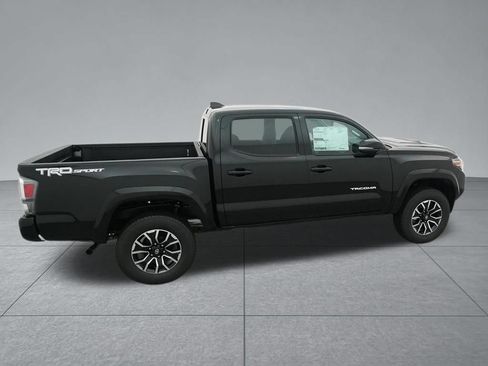 Used 2022 Toyota Tacoma TRD Sport w/ Technology Package RWD image 12