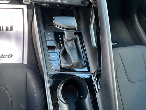 Certified 2025 Hyundai Elantra SEL FWD image 16