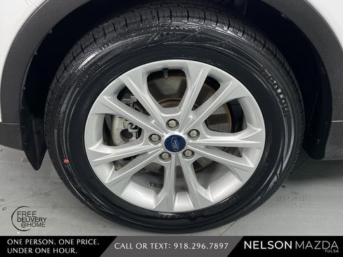 Used 2019 Ford Escape SEL image 11