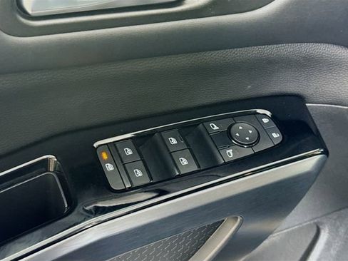 Certified 2023 Nissan Pathfinder SL w/ Lighting Package (N92) image 19