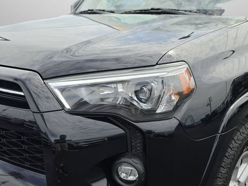 Used 2022 Toyota 4Runner SR5 AWD/4WD image 16
