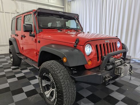 Used 2013 Jeep Wrangler Unlimited Sport image 5