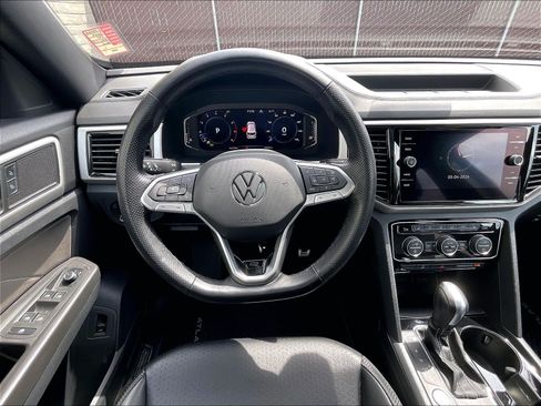 Certified 2022 Volkswagen Atlas Cross Sport SEL R-Line AWD/4WD image 4
