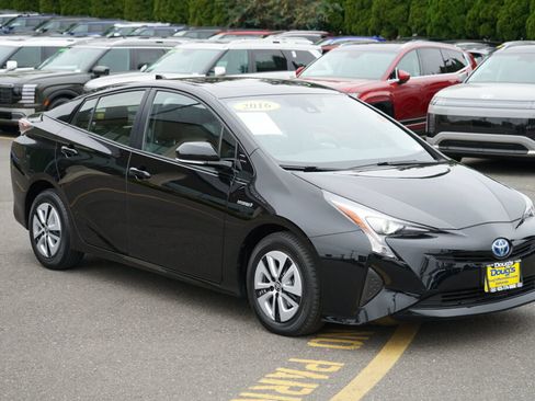 Used 2016 Toyota Prius Four w/ Advanced Technology Package FWD image 4
