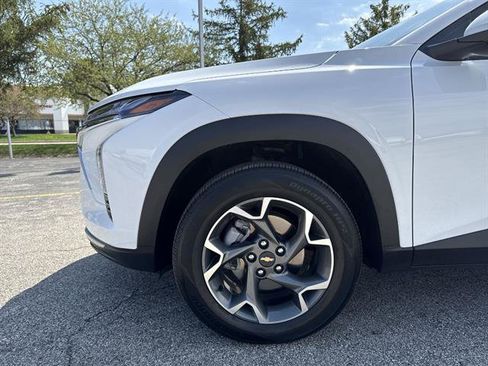 Used 2024 Chevrolet Trax LT w/ Driver Confidence Package image 45