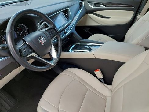 Used 2023 Buick Enclave Essence image 9