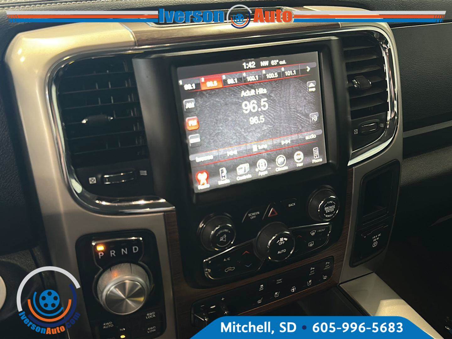 Used 2017 RAM 1500 Laramie w/ Convenience Group AWD/4WD image 19