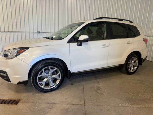 Used 2018 Subaru Forester 2.5i Touring AWD/4WD image 2