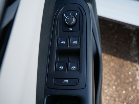 Certified 2025 Volkswagen Taos S image 19