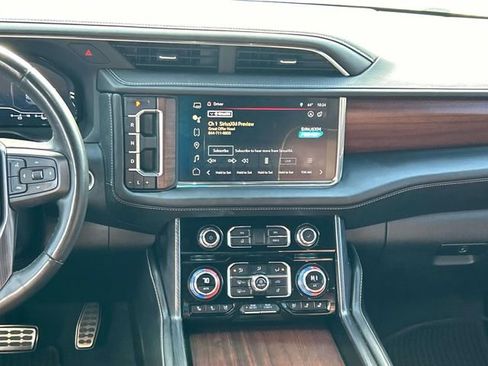 Used 2023 GMC Yukon Denali Ultimate image 17
