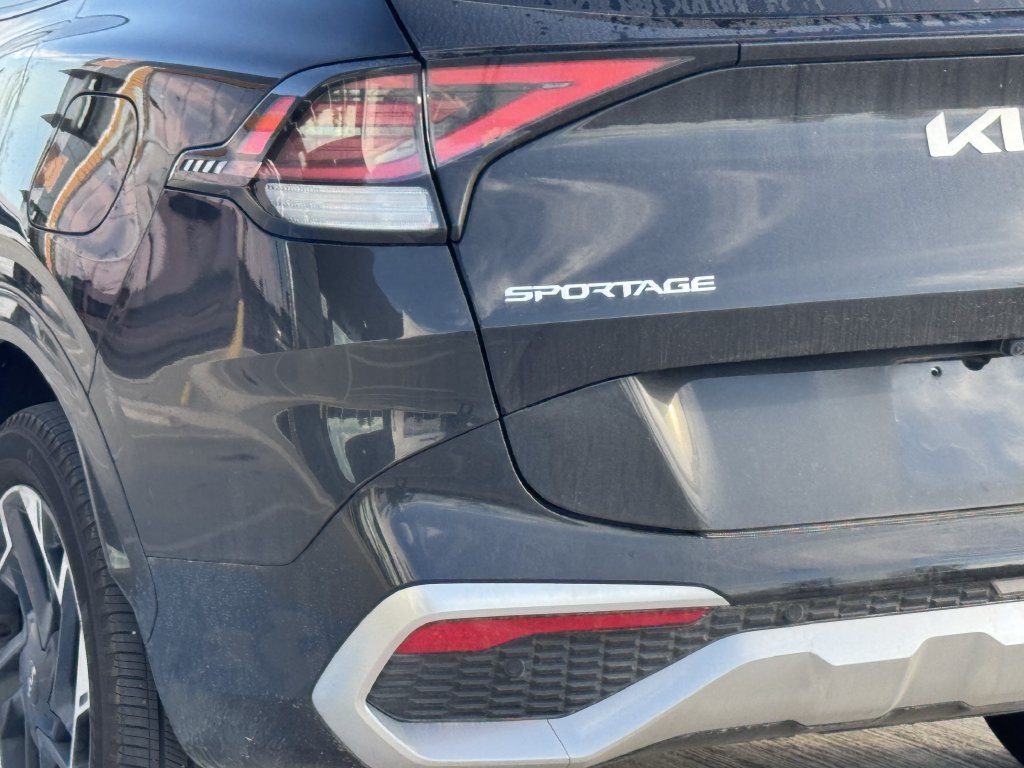 Used 2025 Kia Sportage SX AWD/4WD image 6