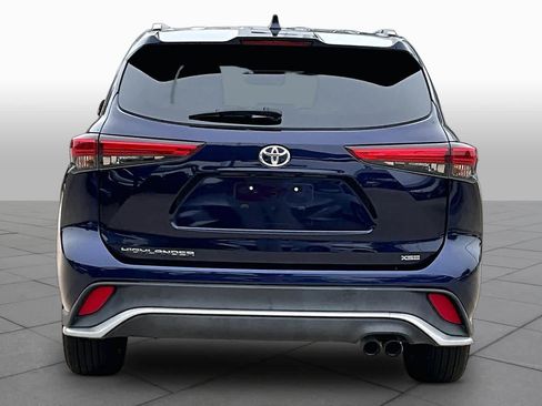 Used 2021 Toyota Highlander XSE FWD image 4