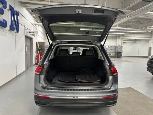 Used 2023 Volkswagen Tiguan SE AWD/4WD image 13