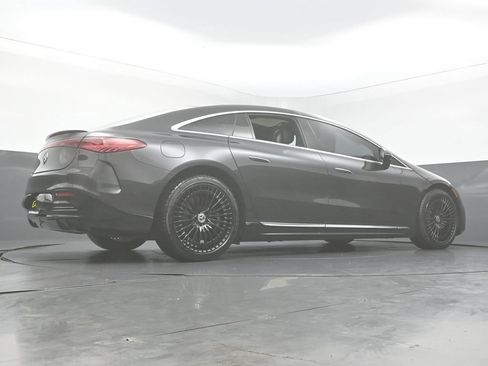 Used 2022 Mercedes-Benz EQS 450+ Sedan image 46