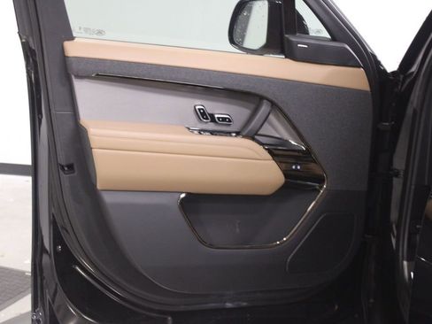 Certified 2025 Land Rover Range Rover Sport SE AWD/4WD image 17
