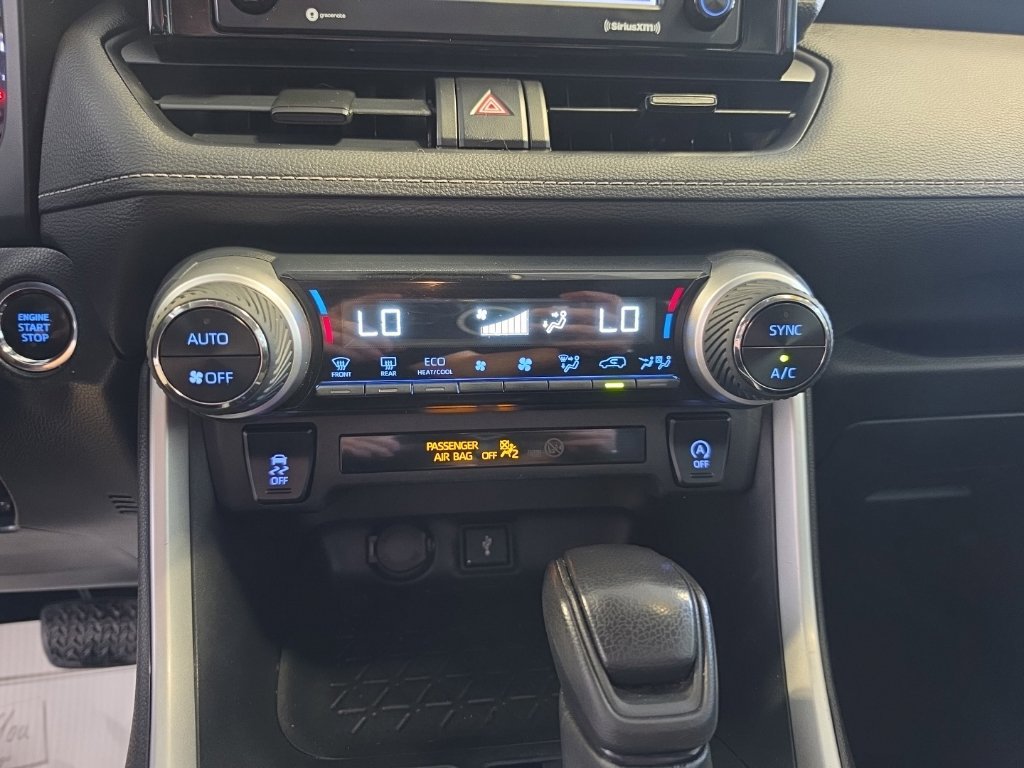 Used 2021 Toyota RAV4 XLE AWD/4WD image 15