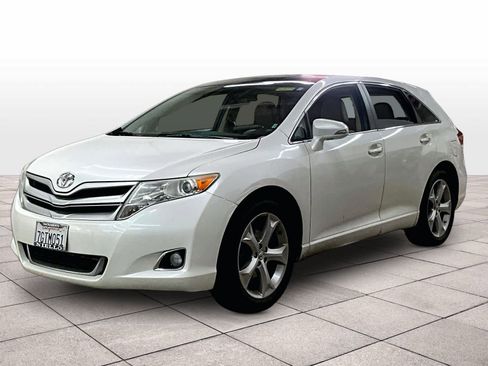 Used 2014 Toyota Venza XLE w/ XLE Premium Package FWD image 1
