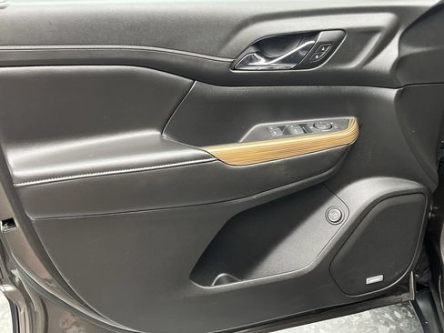 Certified 2019 GMC Acadia SLE w/ Driver Alert Package I AWD/4WD image 8