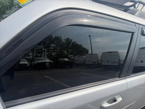 Used 2022 Toyota 4Runner SR5 Premium w/ Moonroof Package RWD image 34