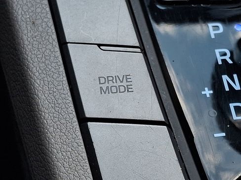 Used 2018 Hyundai Elantra SEL image 22