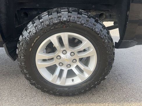 Used 2018 Chevrolet Silverado 1500 LTZ AWD/4WD image 16