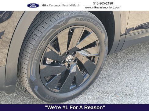 Used 2024 Volkswagen Atlas SE w/ Panoramic Sunroof Package AWD/4WD image 9