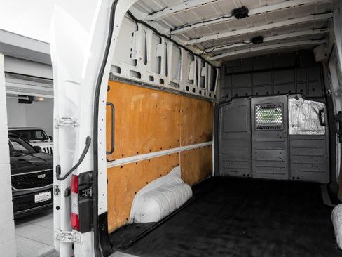 Used 2020 Nissan NV 2500 SV image 41