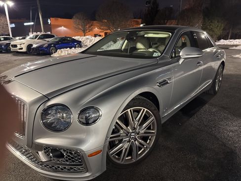 Used 2022 Bentley Flying Spur V8 image 5