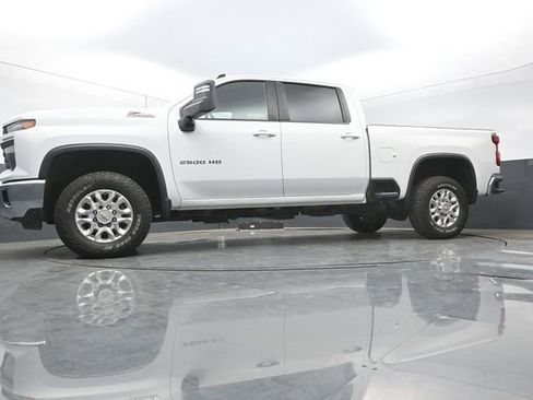 Used 2024 Chevrolet Silverado 2500 LT AWD/4WD image 44