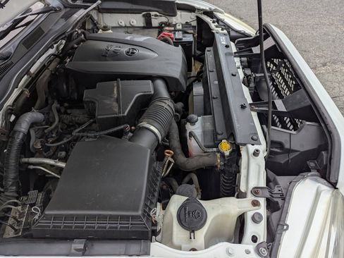 Used 2017 Toyota Tacoma TRD Sport w/ Tow Package (A/T) image 46