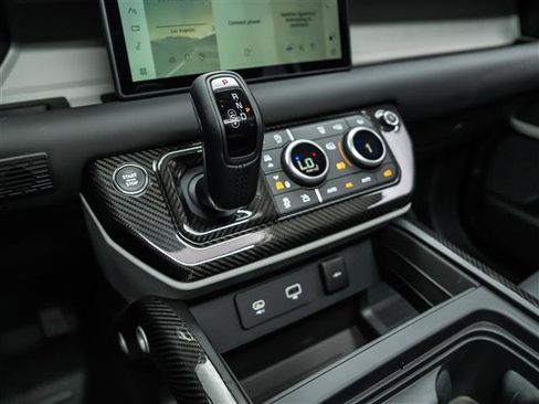 New 2024 Land Rover Defender 110 S image 27