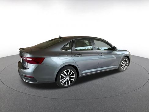 Used 2025 Volkswagen Jetta SE image 14