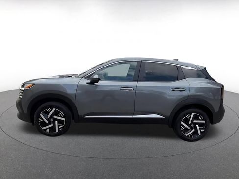 Used 2025 Nissan Kicks SV image 8