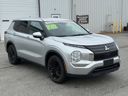 Used 2022 Mitsubishi Outlander ES AWD/4WD image 9