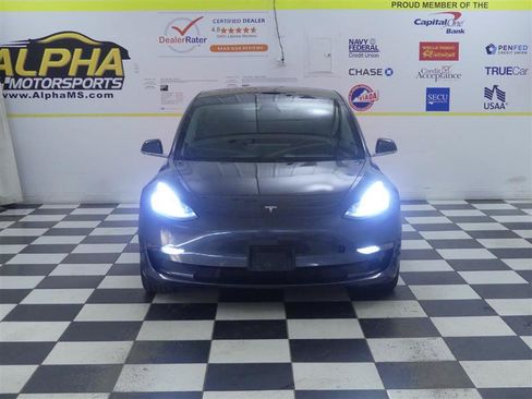 Used 2018 Tesla Model 3 Long Range AWD/4WD image 2