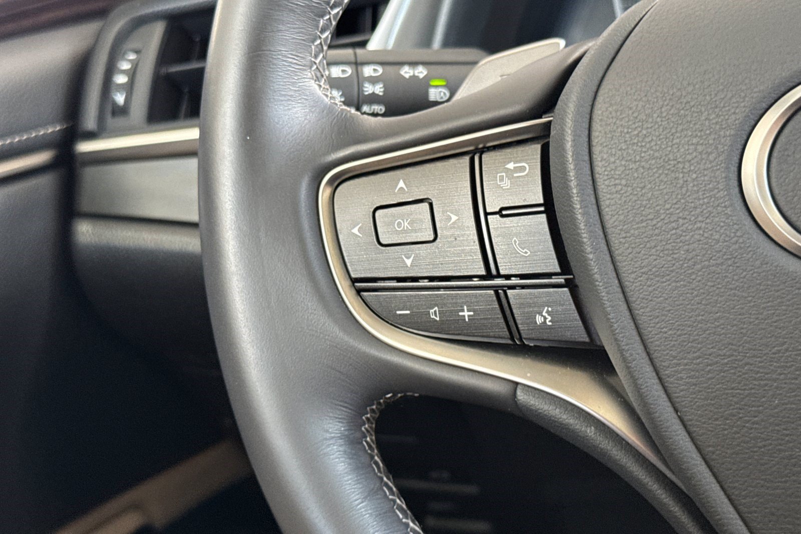 Used 2019 Lexus ES 350 w/ Premium Package FWD image 29