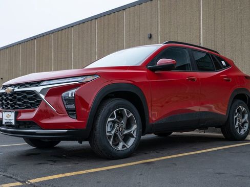 New 2026 Chevrolet Trax LT image 3