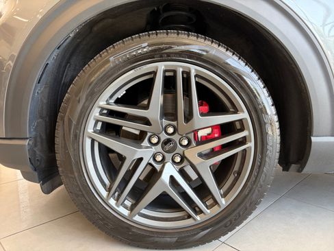 Used 2025 Ford Explorer ST AWD/4WD image 11