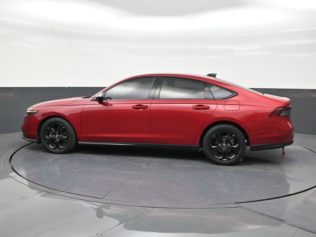 Used 2025 Honda Accord SE image 2