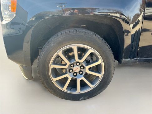 Used 2022 GMC Canyon Denali image 3