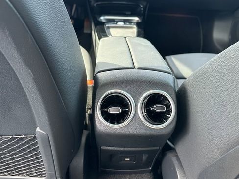 Used 2025 Mercedes-Benz CLA 250 4MATIC image 16