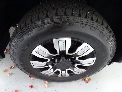 Certified 2024 GMC Sierra 3500 Denali w/ Technology Package image 27