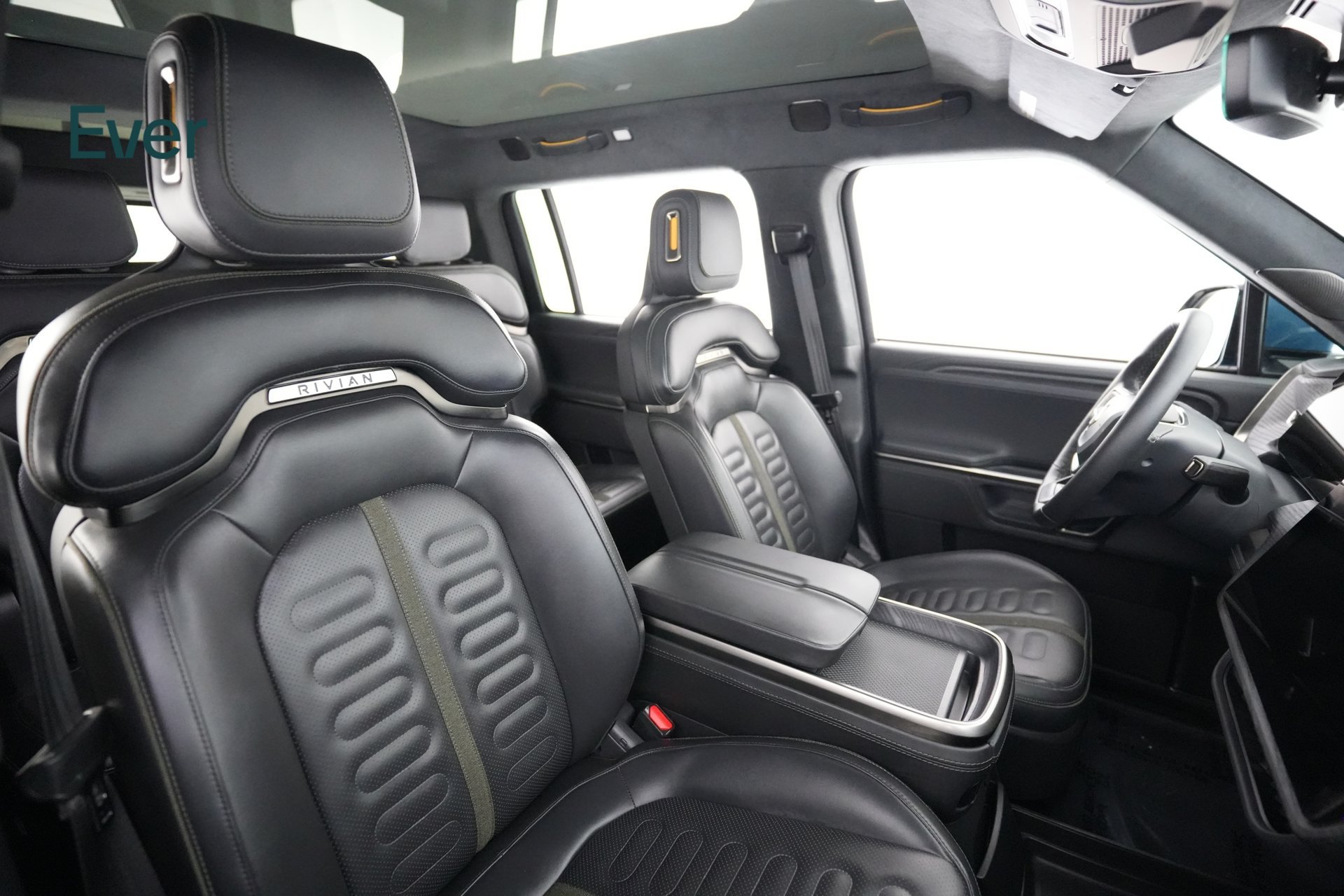 Used 2024 Rivian R1S Adventure Dual AWD/4WD image 23